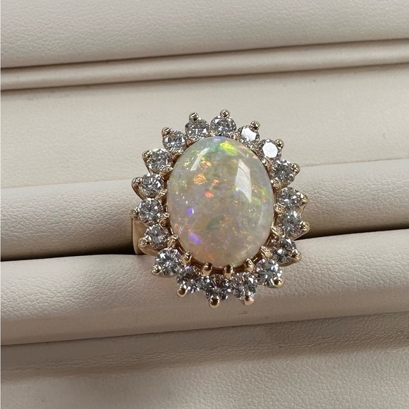 14k Gold Large Beautiful Opal & Diamond Ring With Appraisal - Picture 1 of 11